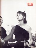 Life (1883-2000 Clair Maxwell/Life Publishing Company) Magazine Nov 22 1963