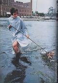 Life (1883-2000 Clair Maxwell/Life Publishing Company) Magazine Sep 25 1964