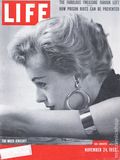 Life (1883-2000 Clair Maxwell/Life Publishing Company) Magazine Nov 24 1952